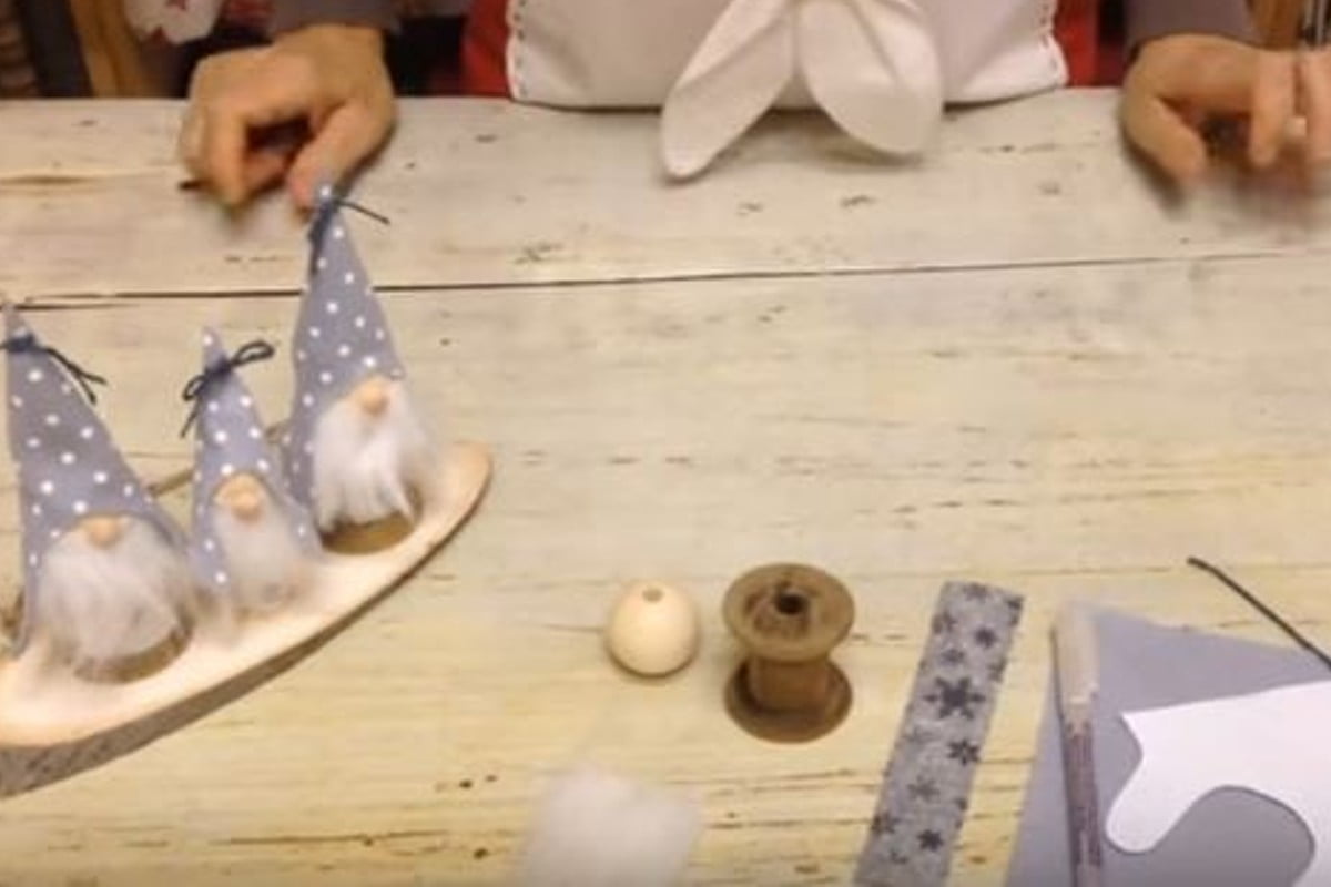 ecco come realizzare una simpaticissima folletti fai da te natale