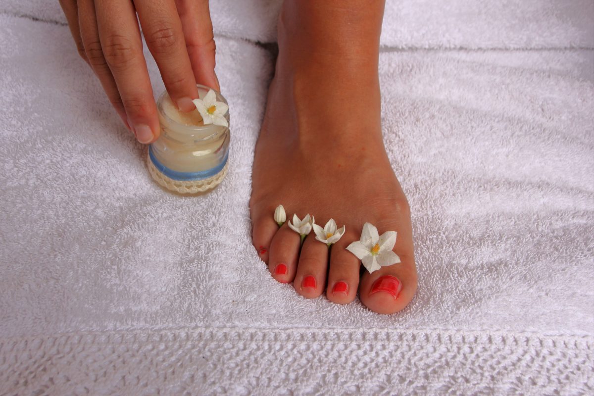 piedi maleodoranti ecco alcuni rimedi AdobeStock 257689603