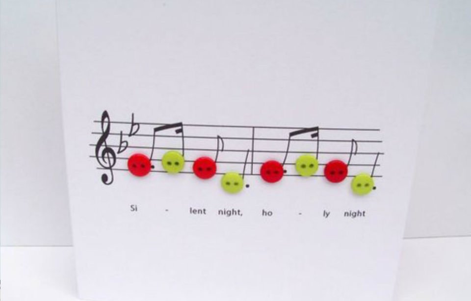 20 Idee per creare biglietti natalizi riciclando cartoncino e bottoni