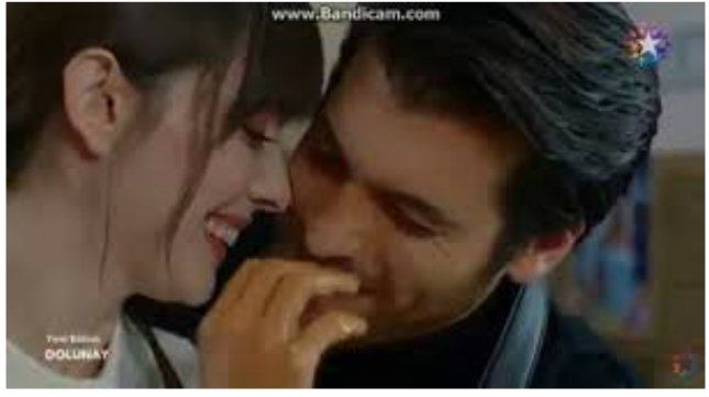 Ferit e Nazli come Sam e Molly