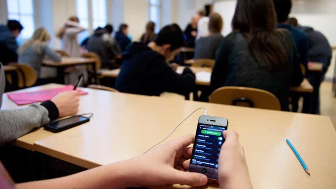 no allo smartphone in classe