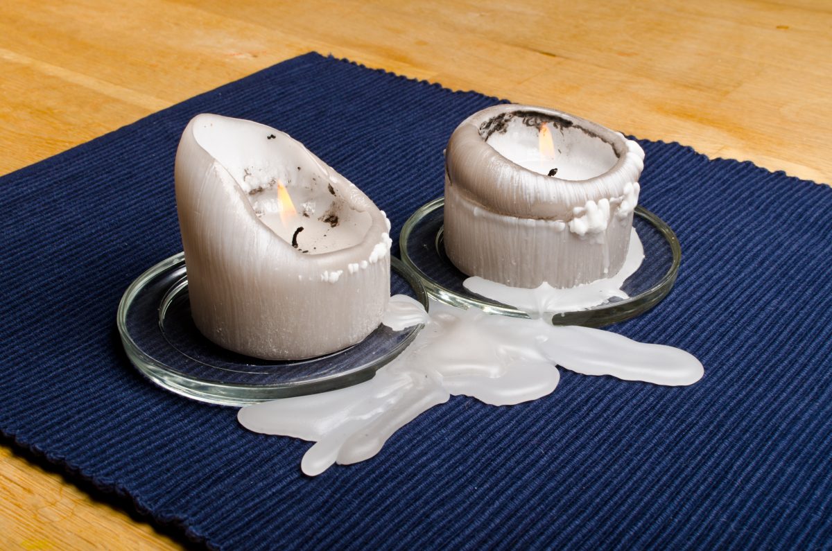 come rimuovere macchie di cera AdobeStock 38538360