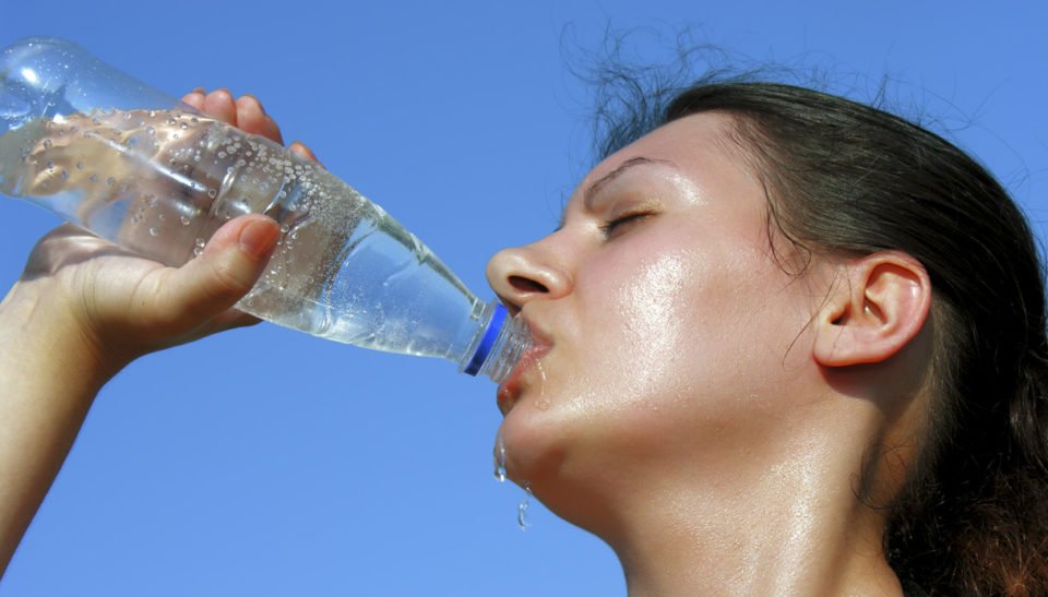 6 motivi per non bere acqua in bottiglia