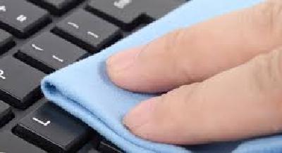 pulire la tastiera del pc
