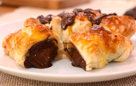 croissant ripieni al cioccolato