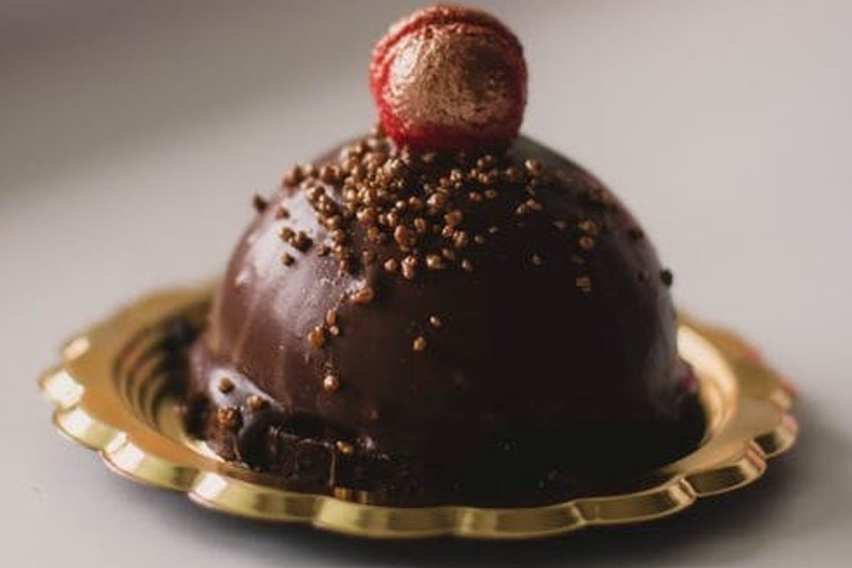 mini sacher squisiti pasticcini al AdobeStock 72720864