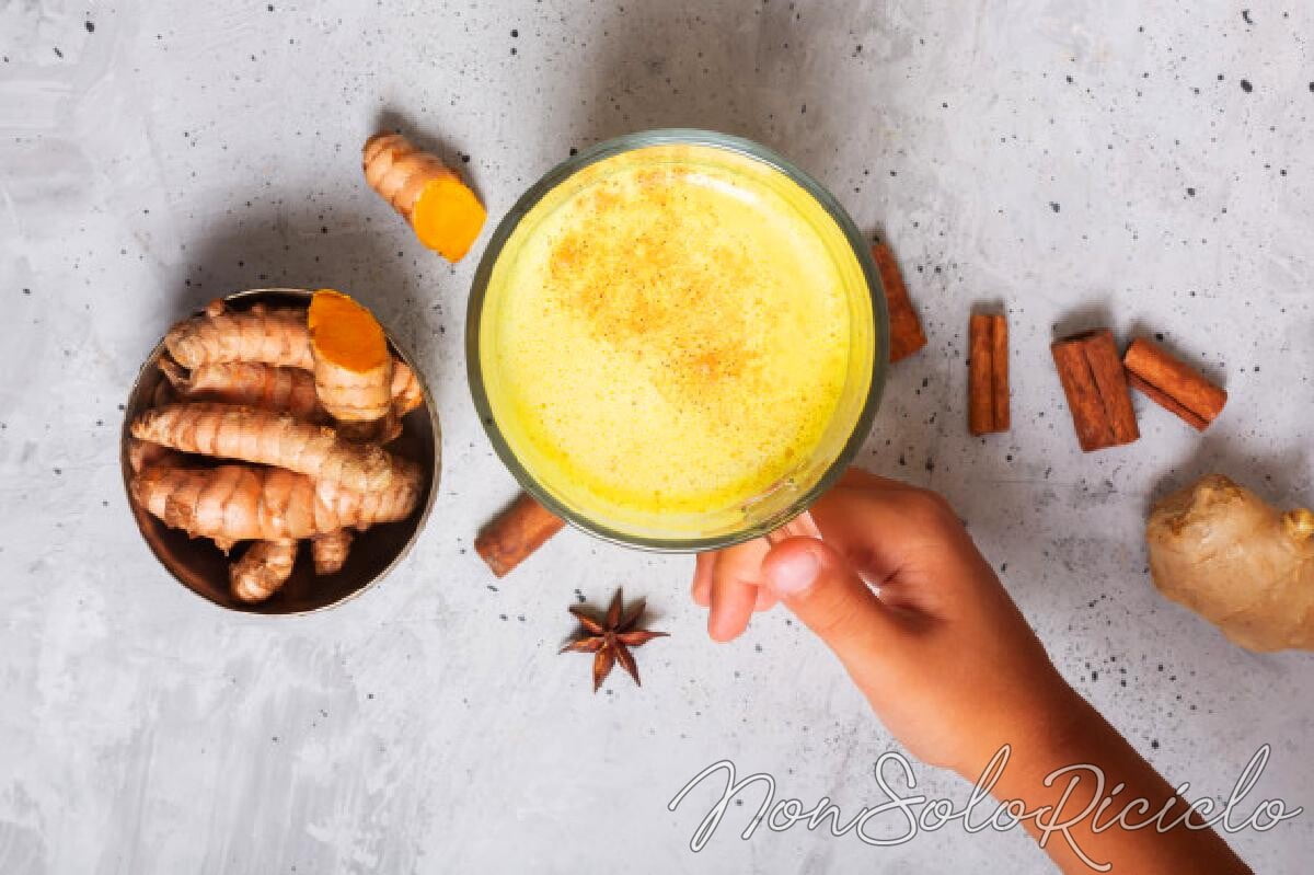 latte alla curcuma