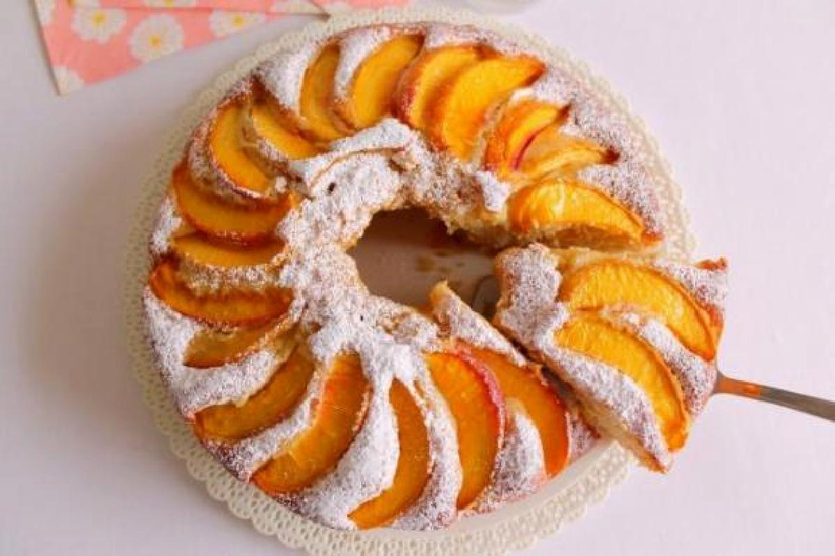 ciambellone pesche e ricotta