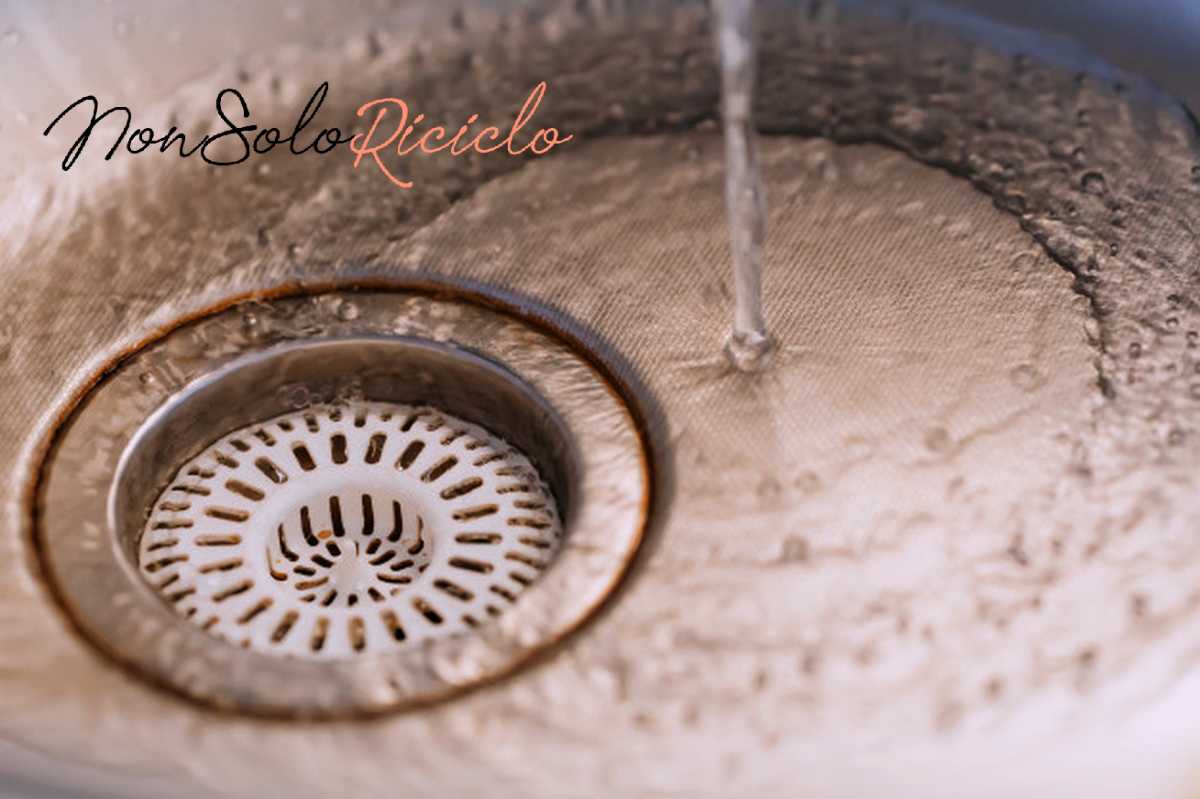 bastoncino miracoloso per lo scarico intasato