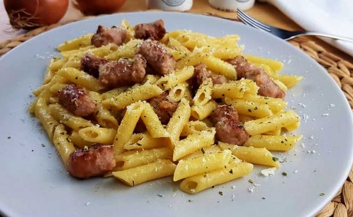 pasta con la salsiccia