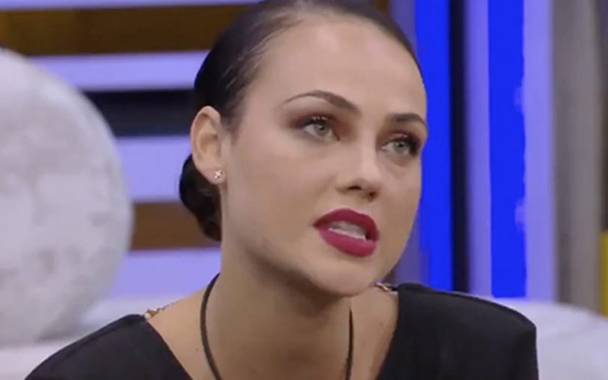 gf vip adua del vesco afferma diro a giuliano che non sono piu quella di prima Adua Del Vesco 2 1 1