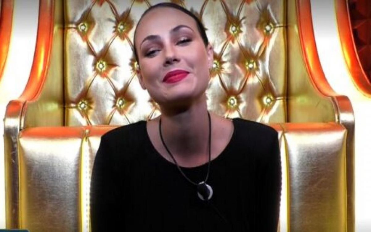 gf vip dayane mello e gf vip adua del vesco si ferisce a un piede e patrizia de blanck continua a cenare 2535160 1