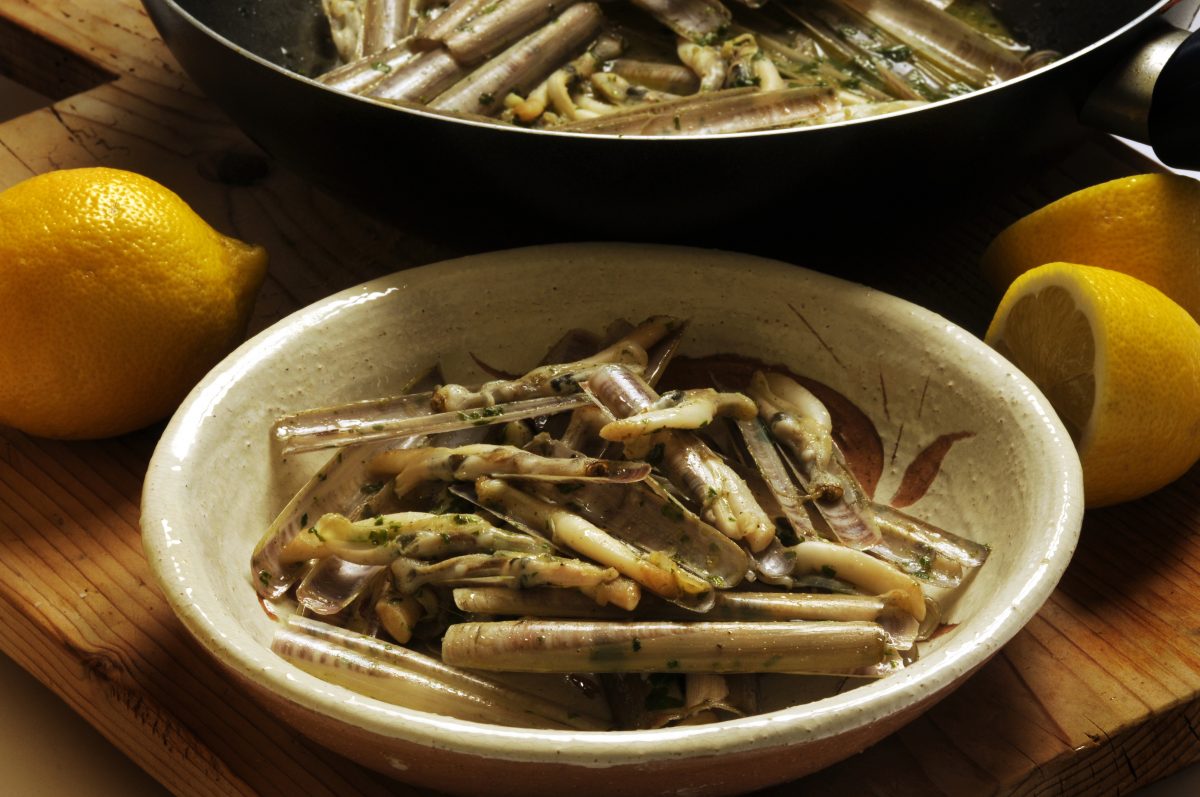 saute di cannolicchi il sapore AdobeStock 37631940