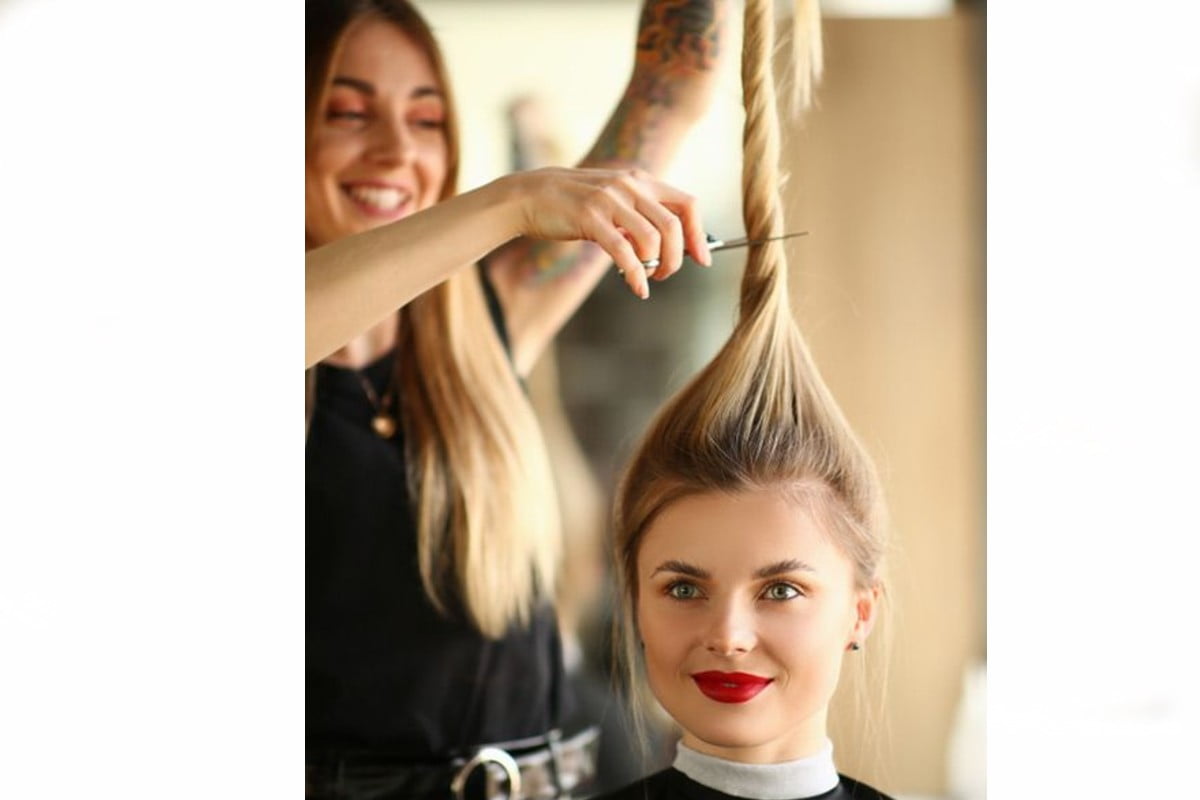 7 metodi semplicissimi per tagliarsi tagliarsi i capelli in casa