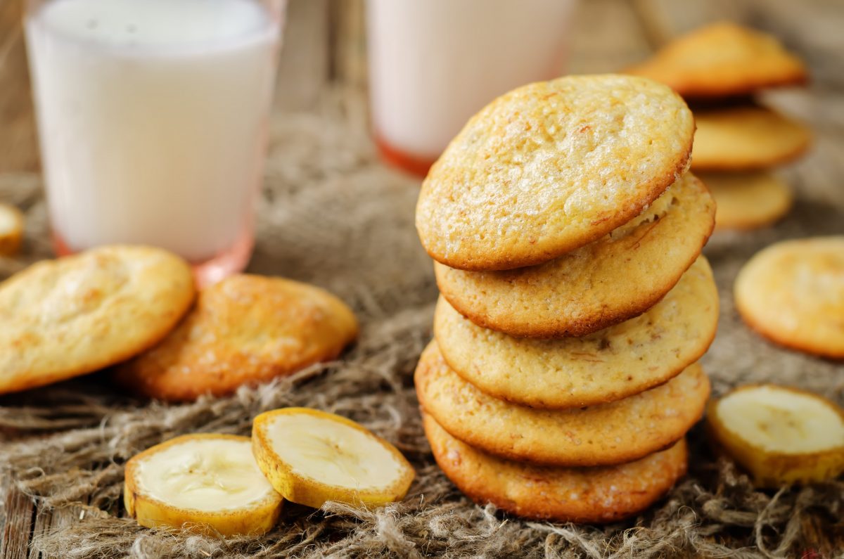 biscotti alla banana ne burro AdobeStock 217389862