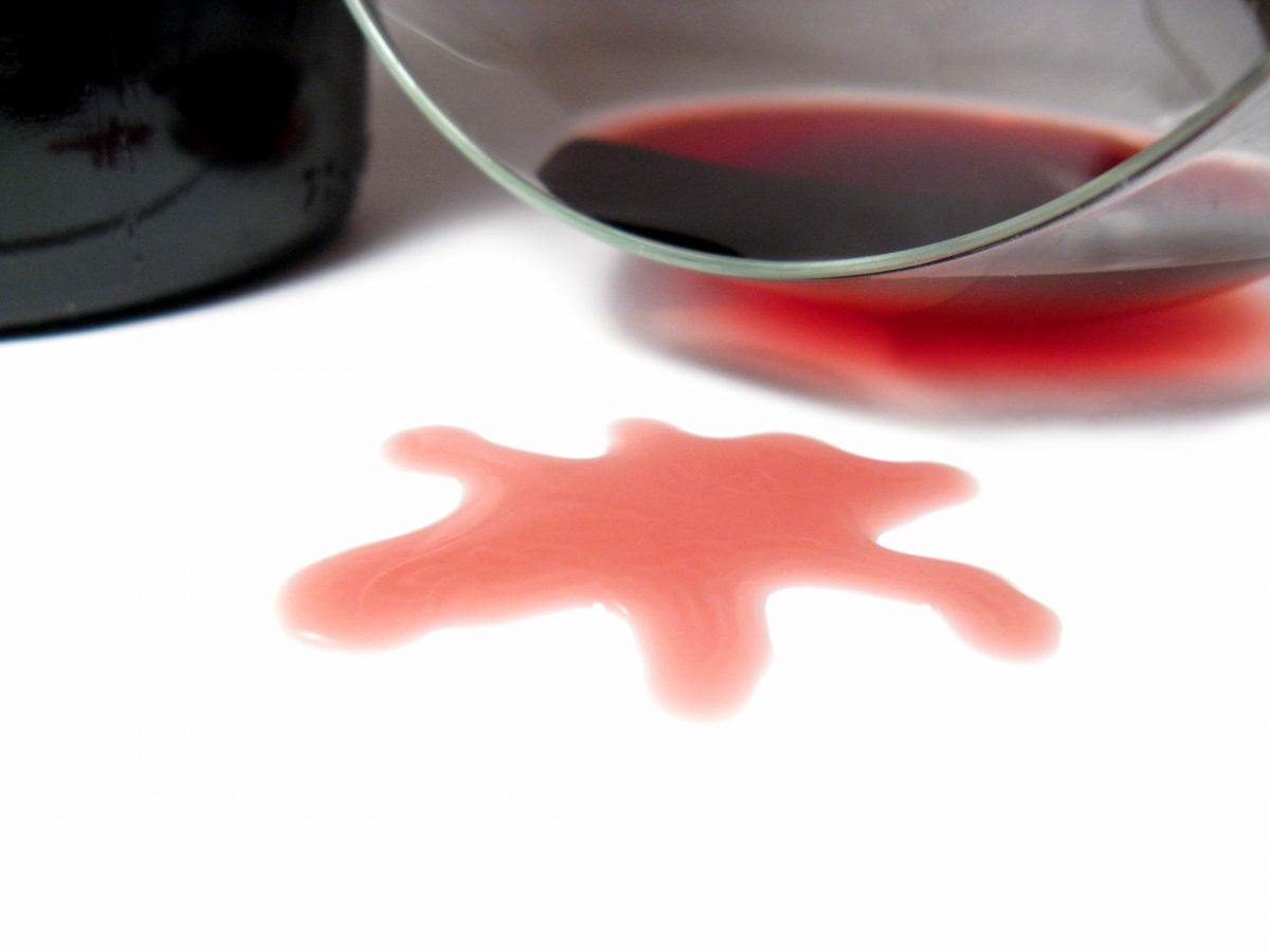 come togliere le macchie di AdobeStock 5799710