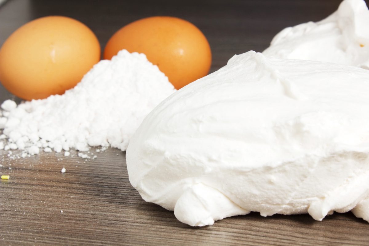 cosa fare con gli albumi AdobeStock 43200081