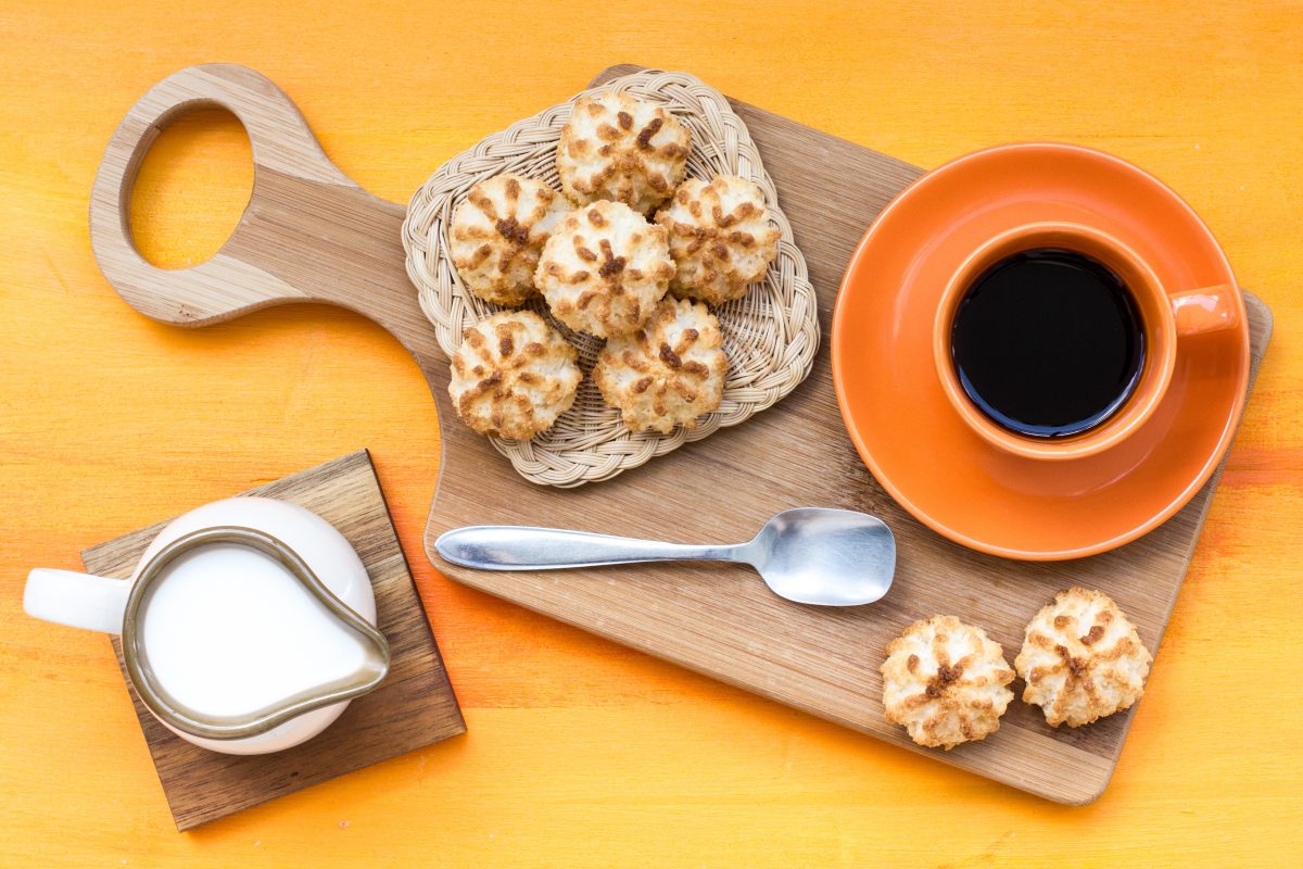 dolcetti al cocco pronti in AdobeStock 317769775