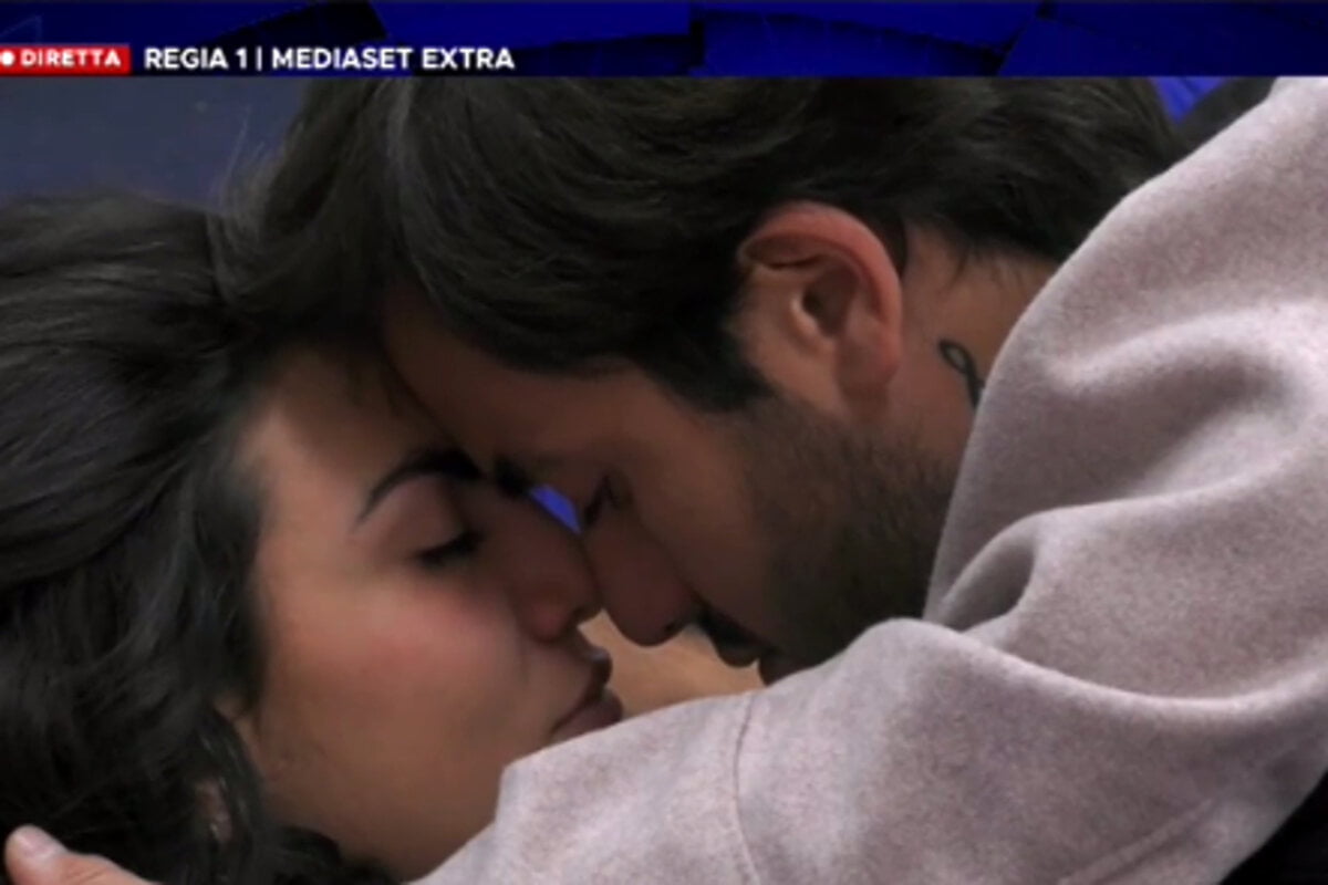 gf vip giulia salemi coccola giulia 17 3