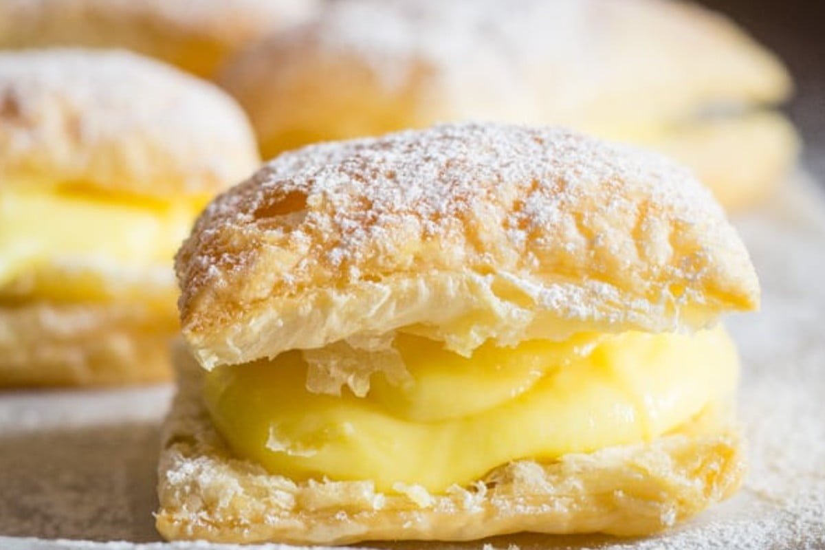 pasta sfoglia con crema pasticcera pasta sfoglia