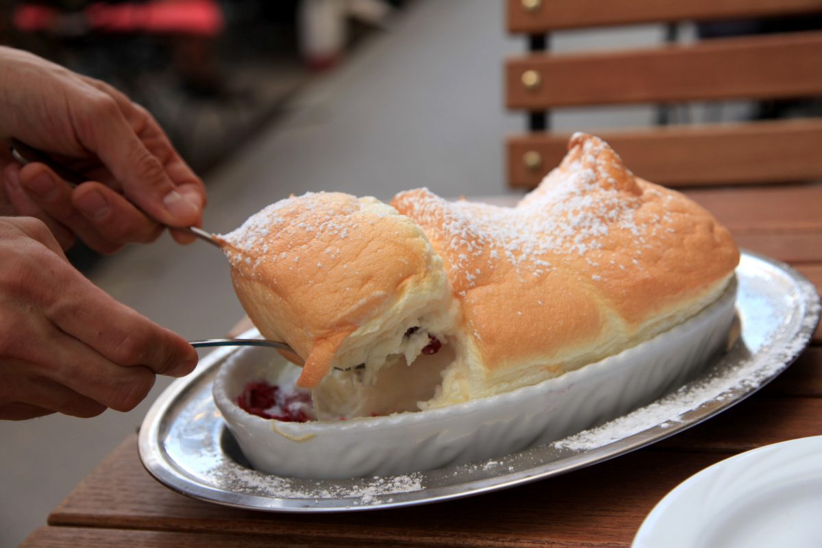 salzburger nockerln il dolce agli AdobeStock 207695313