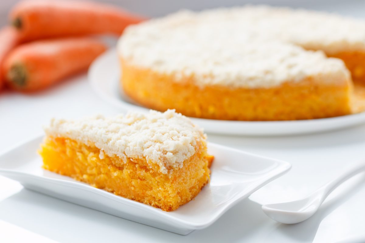 torta di carote e yogurt AdobeStock 119255819