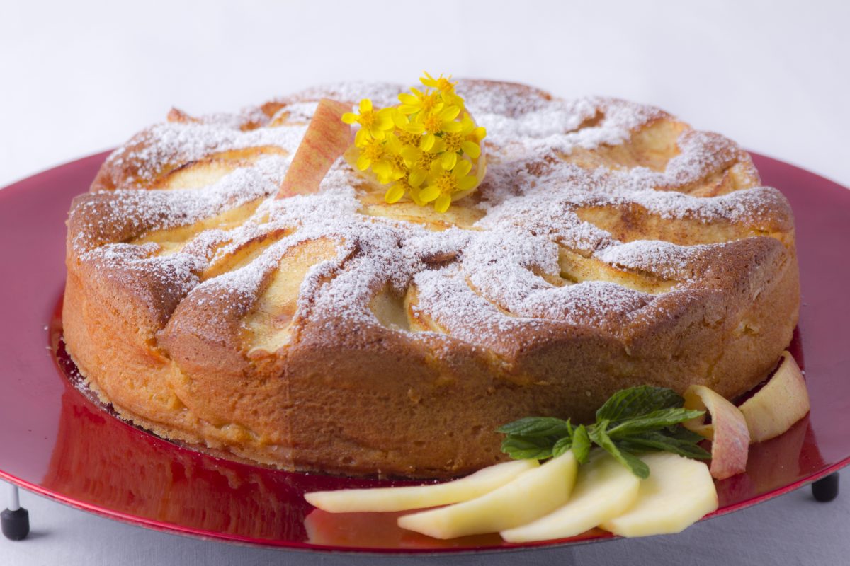 torta di mele con solo AdobeStock 46353351