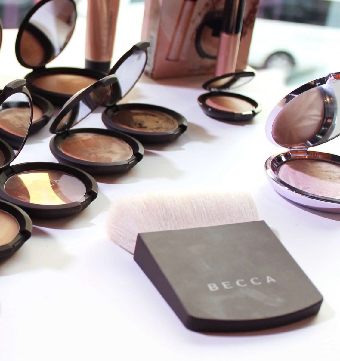 becca cosmetics chiude il brand 1512