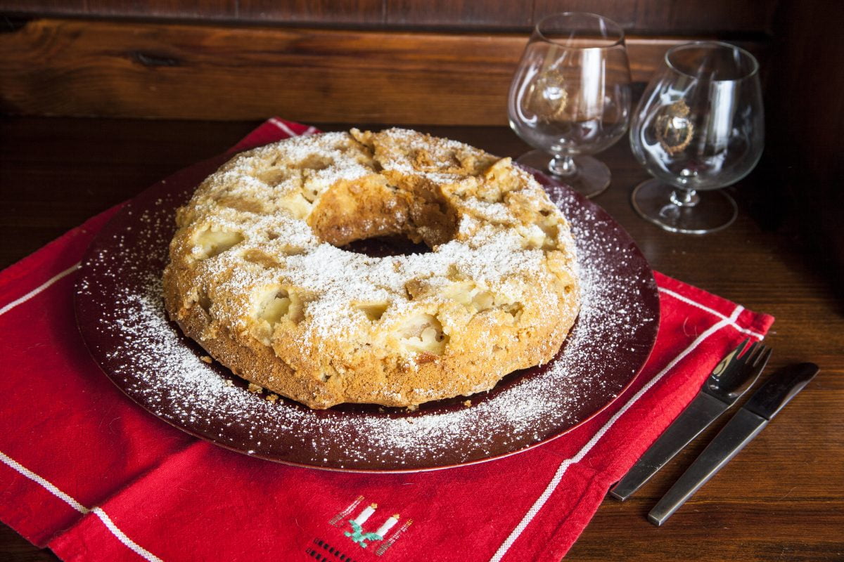 ciambella di mele senza burro AdobeStock 58045110