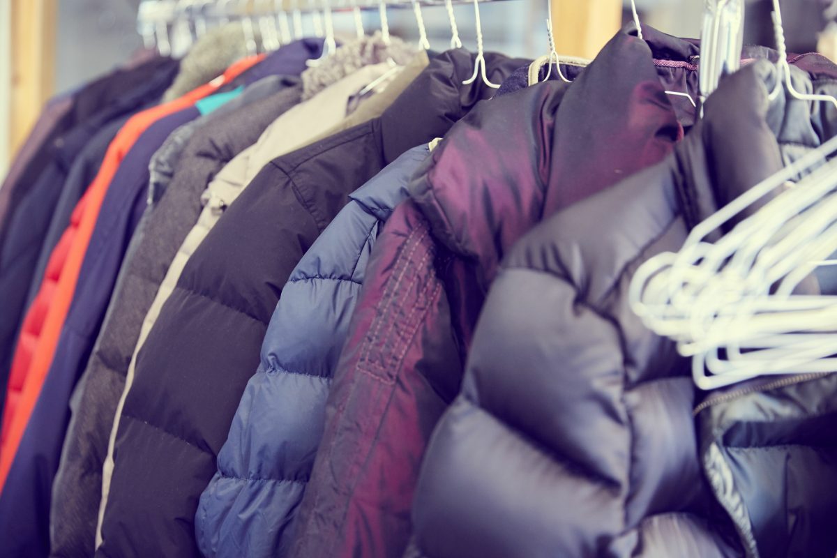 come lavare gli abiti a AdobeStock 84175990