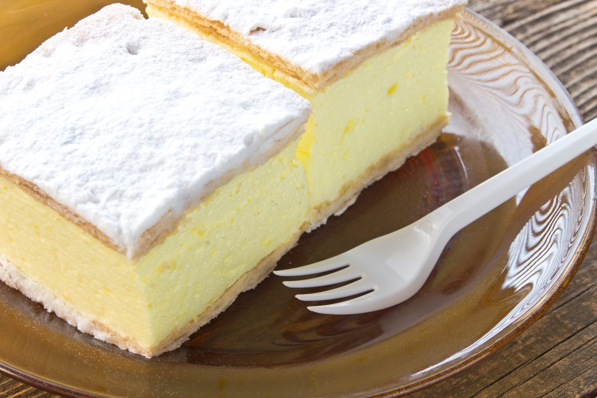 millefoglie con una deliziosa mousse AdobeStock 182696913