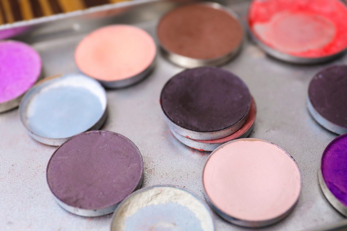 riutilizzare un vecchio ombretto ecco AdobeStock 187919162 1