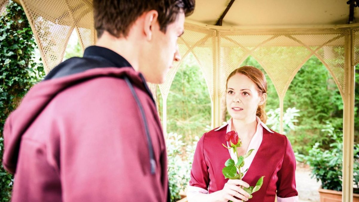 tempesta damore trama 10 febbraio tempesta damore anticipazioni oggi 23 dicembre bela e lucy vicini alla rottura tempesta d amore lucy e paul