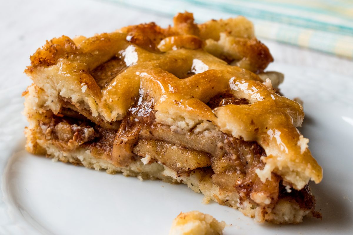 torta di mele con composta AdobeStock 178604048