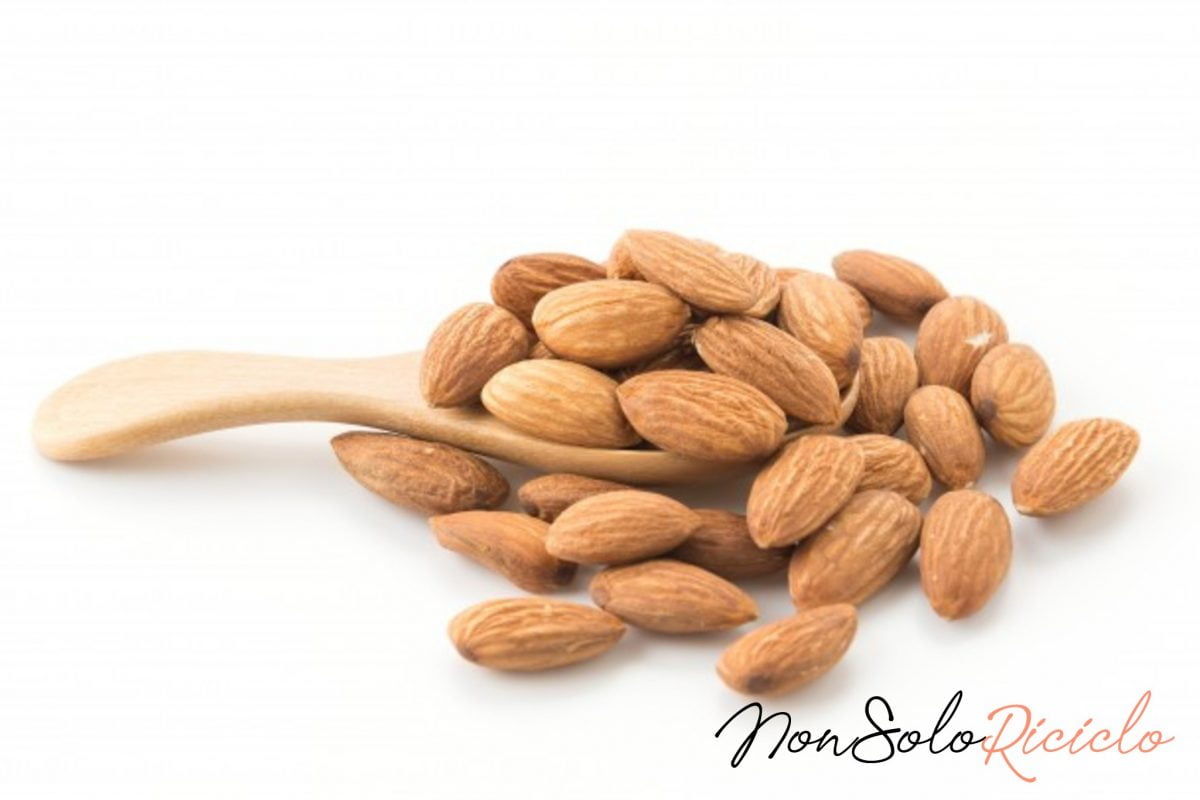 5 mandorle sono la soluzione 3