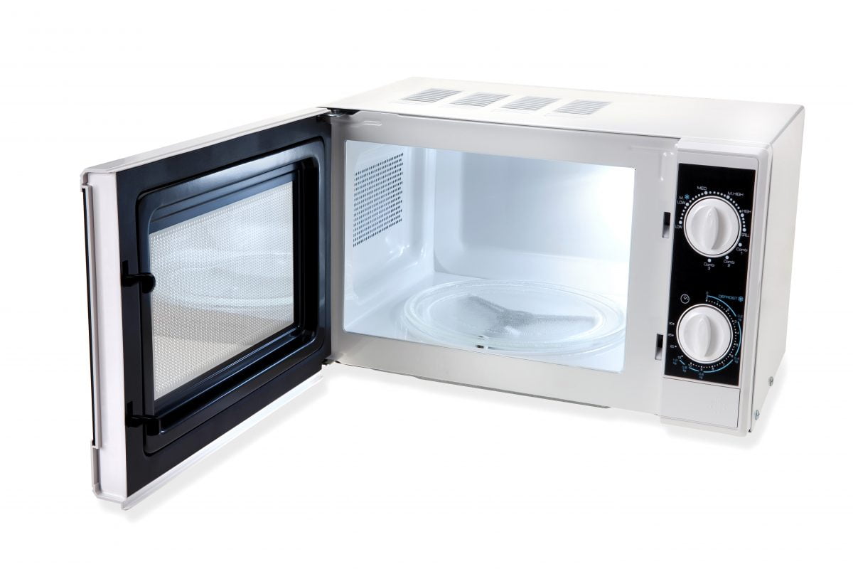 come pulire il microonde in AdobeStock 15542963