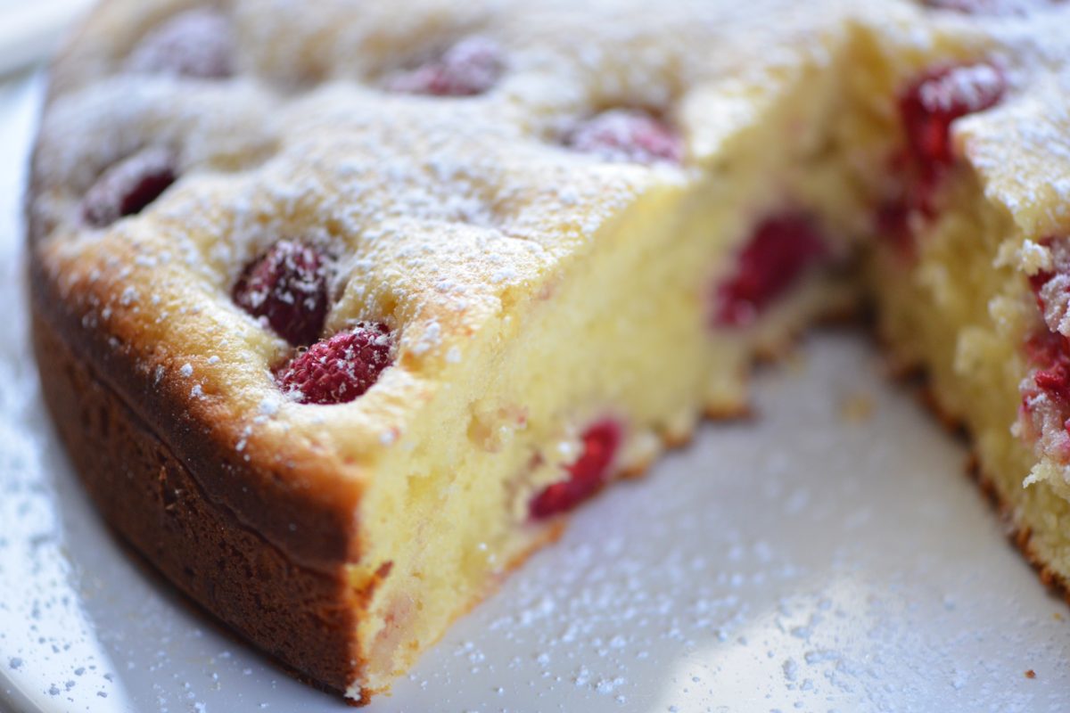 hai le fragole e del AdobeStock 338871740