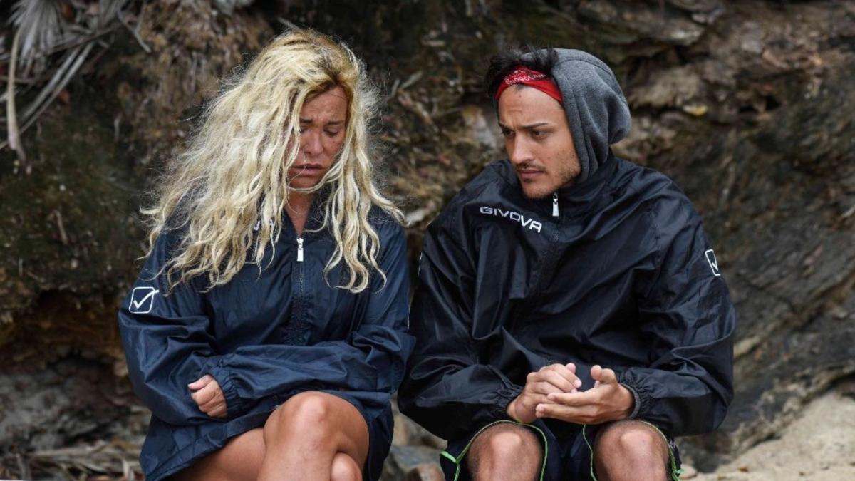 isola dei famosi awed afferma isola dei famosi vera preoccupata per awed povero da solo in mezzo a quelle iene 2605806