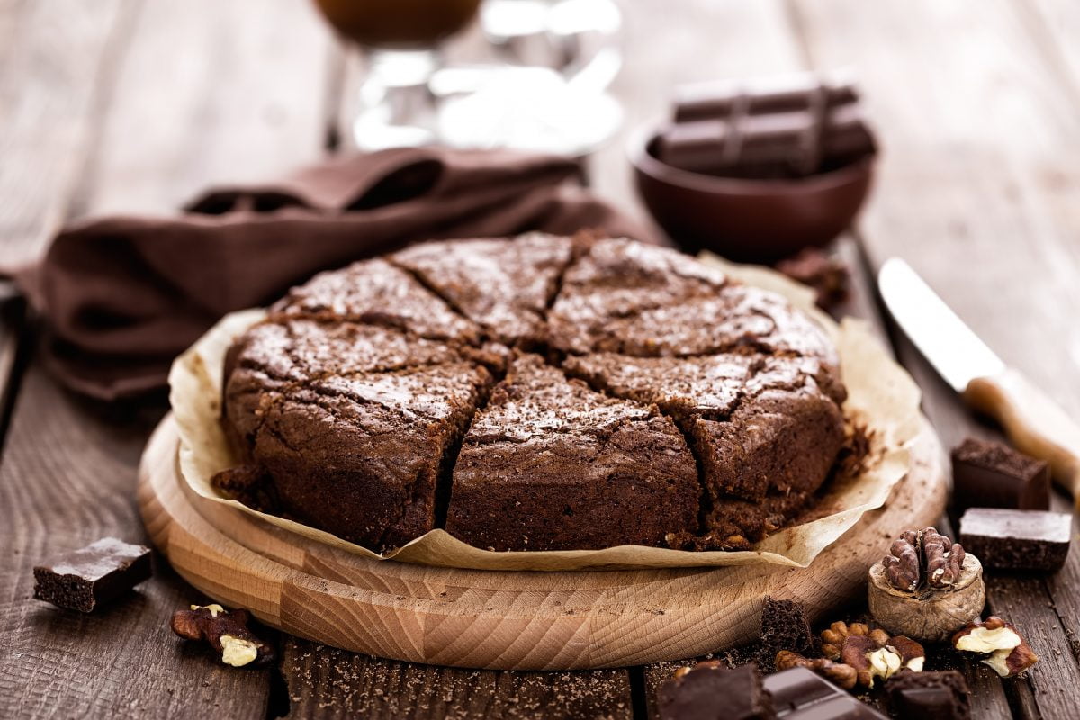la torta al cioccolato golosa AdobeStock 127903946