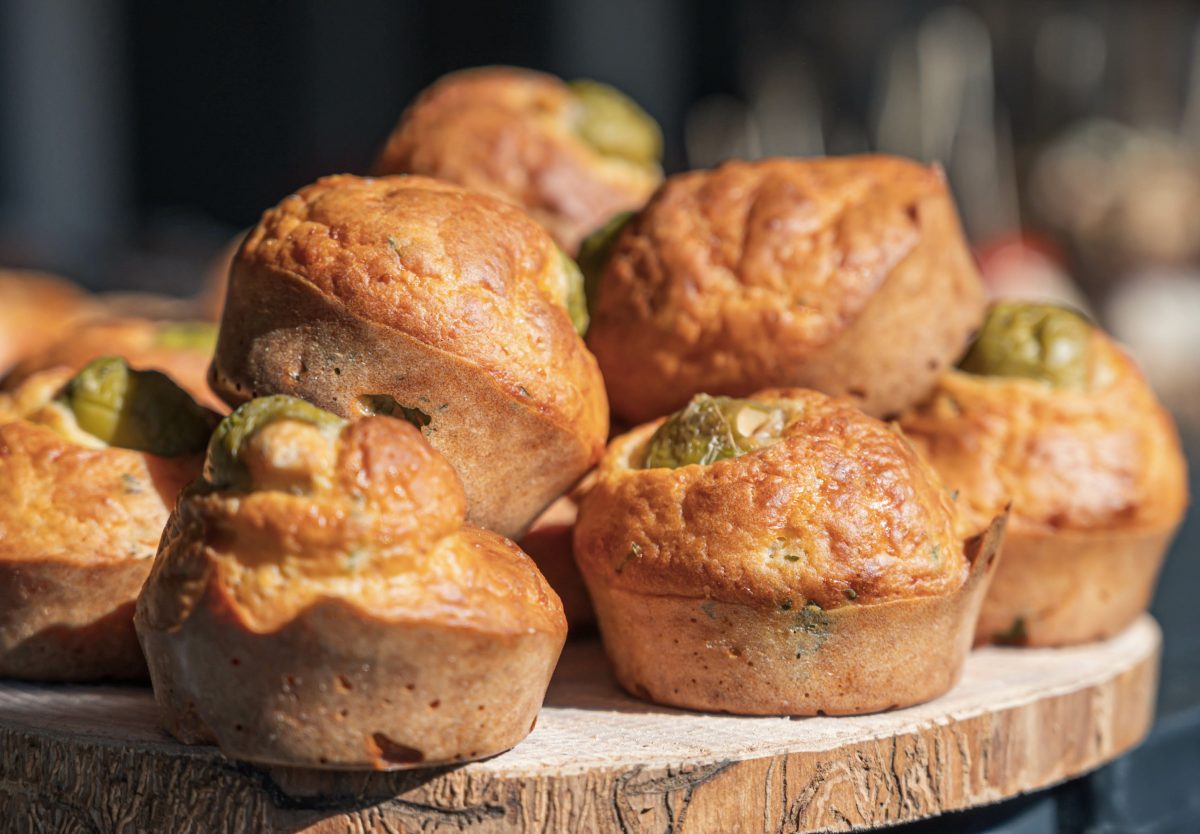 muffin salati ricotta e olive AdobeStock 367797210