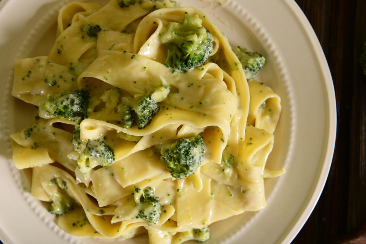 pasta coi broccoli e la AdobeStock 100095851