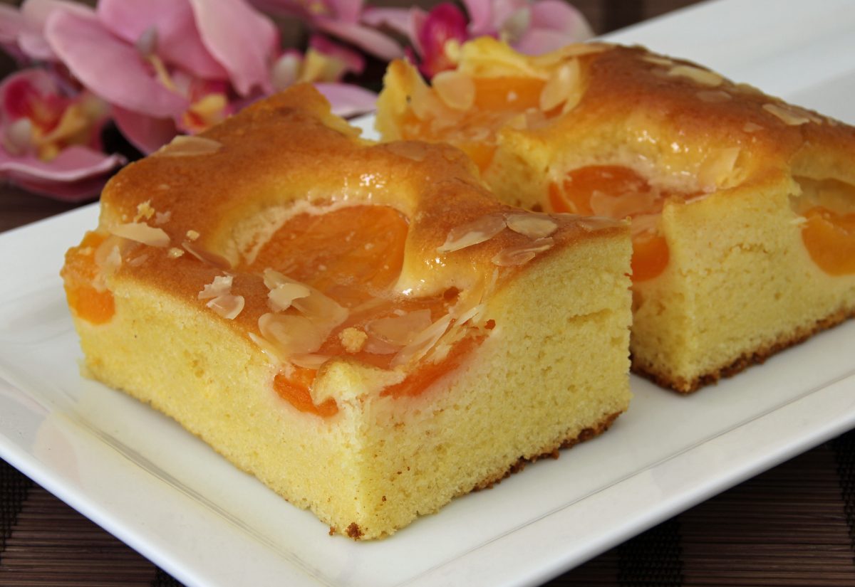 quadrotti morbidi ricotta uvetta e AdobeStock 52973332 1