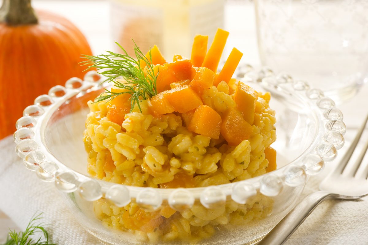risotto con carote arancia e AdobeStock 27339108