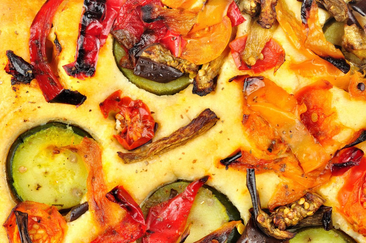 schiacciatina di ceci con zucchine AdobeStock 38292670