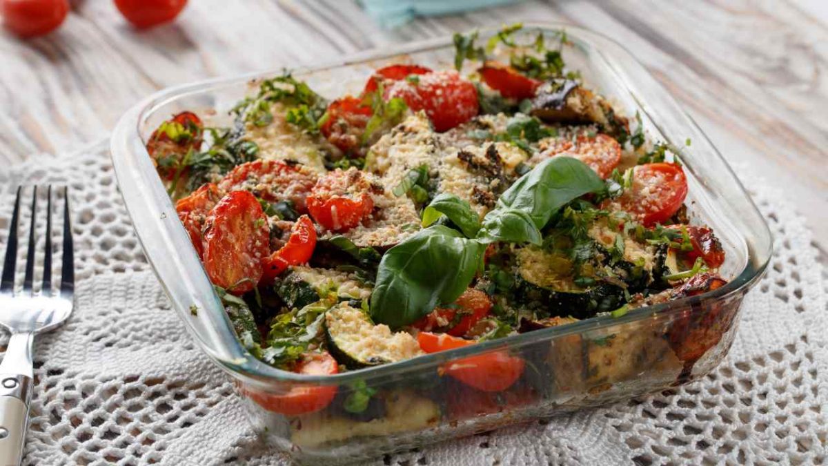 zucchine al forno con pomodoro Zucchine al forno con pomodoro