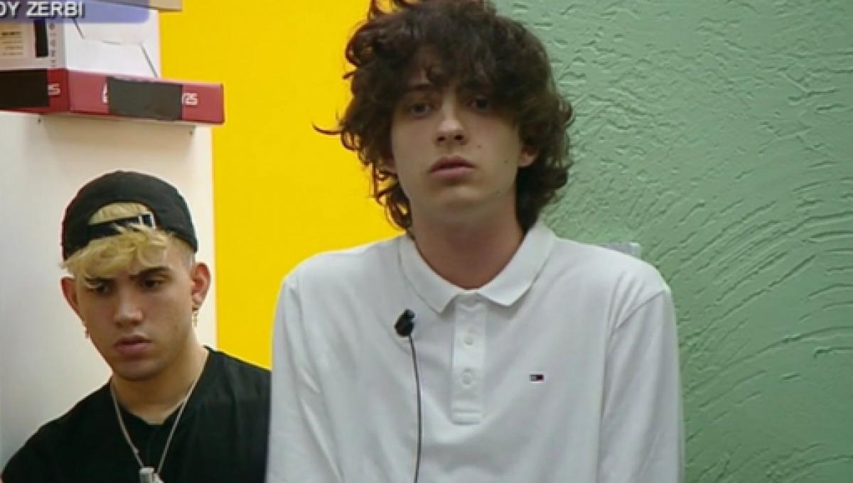 amici 20 anticipazioni 8 maggio amici 20 profilo fake su instagram insulta aka7even 2618726