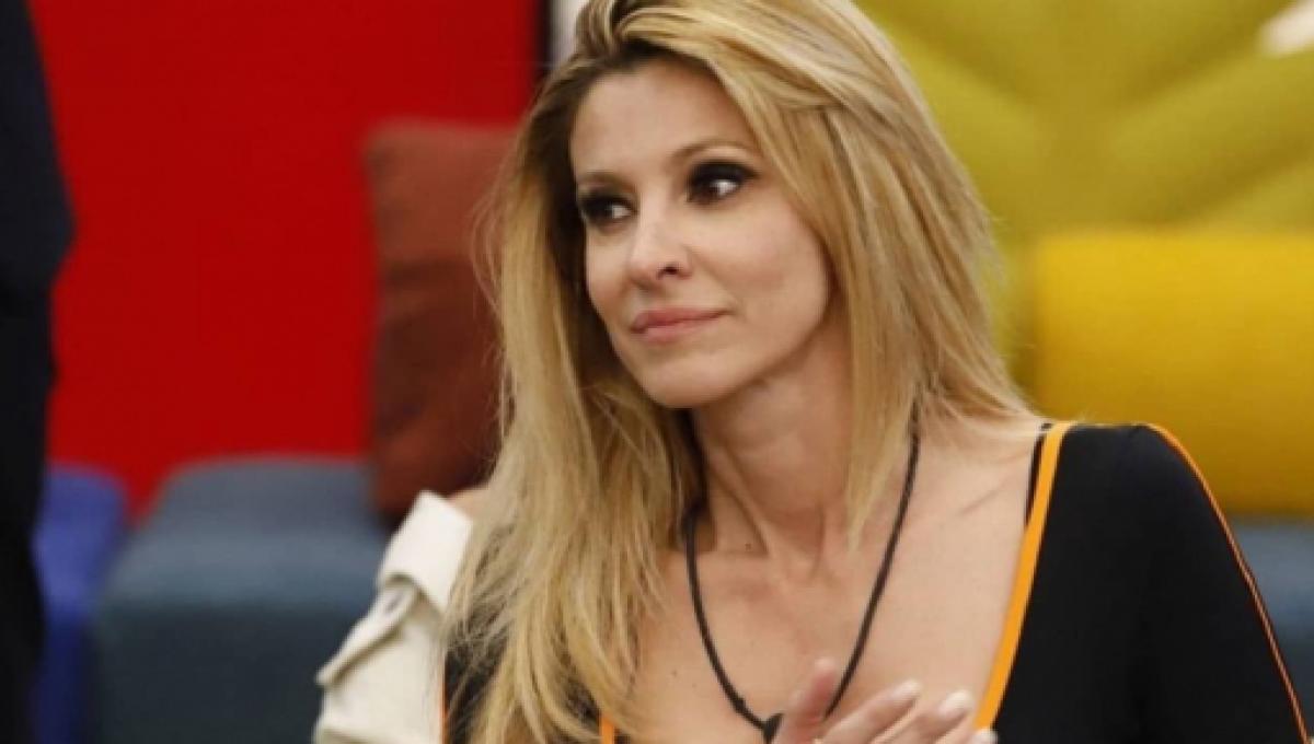 gf vip 6 adriana volpe e29f1538 6811 43af a583 e6bdaba62bb0