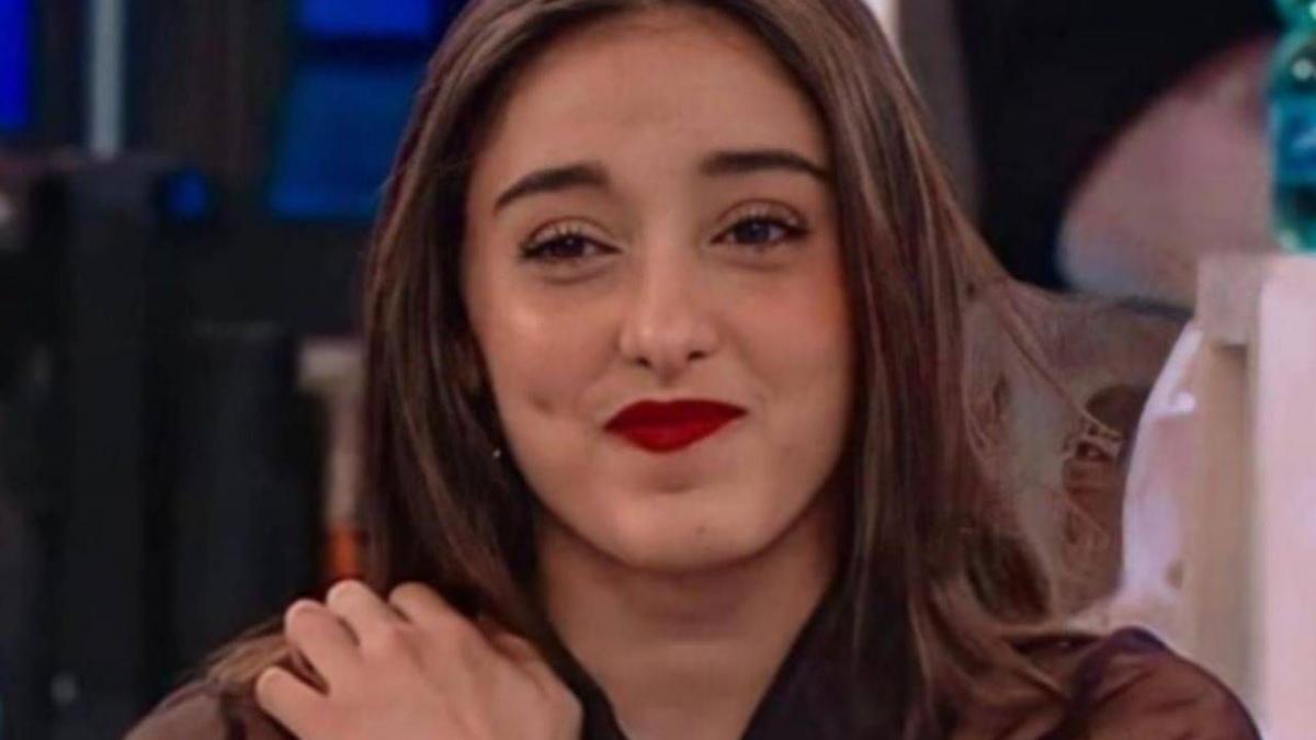 giulia stabile dopo amici 20 amici 20 giulia alunna di veronica peparini prima del talent video in una scuola di ballo 2613648