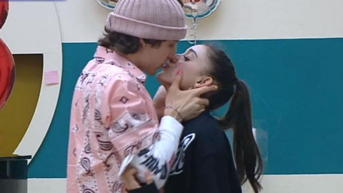 giulia stabile parla della storia amici 20 gara televoto i fidanzati giulia stabile e sangiovanni preferiti del pubblico 2605894