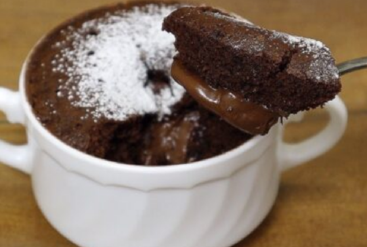 la torta al cioccolato in torta al ciocco in tazza